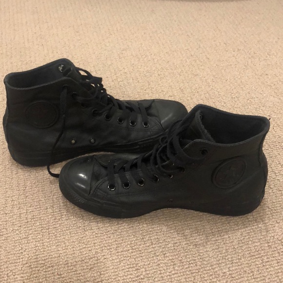 Women’s size 9 black converse shoes - Picture 2 of 3